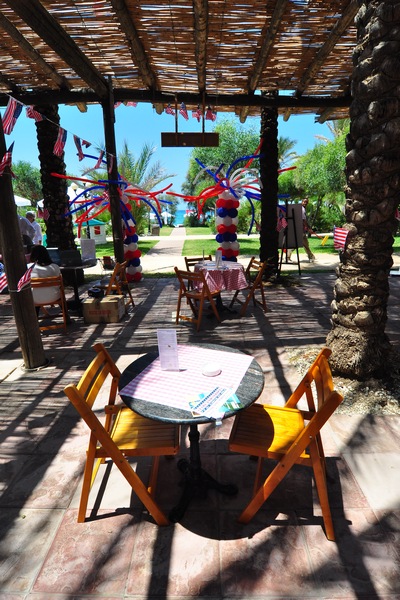 Shopping Piazza at Edde Sands